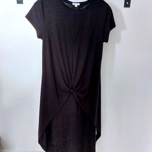 Assymetric knotted top